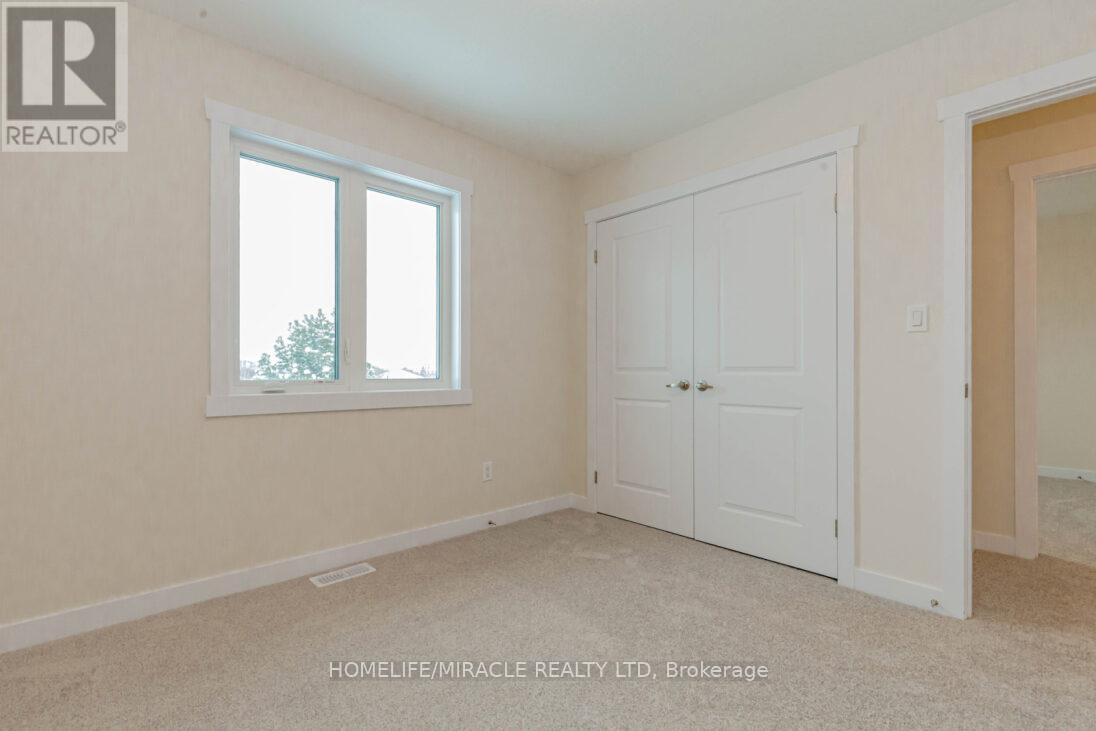 40 Moon Crescent, Cambridge, Ontario  N1S 0C4 - Photo 38 - X12203988