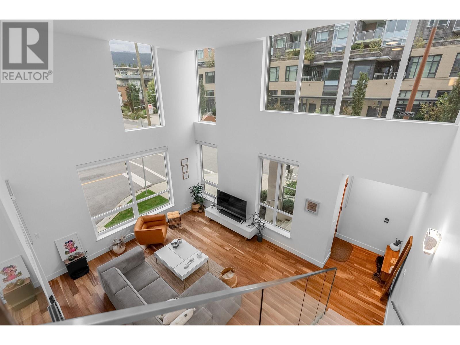 Th 2029 Curling Road, North Vancouver, British Columbia  V7P 0C6 - Photo 1 - R3012565