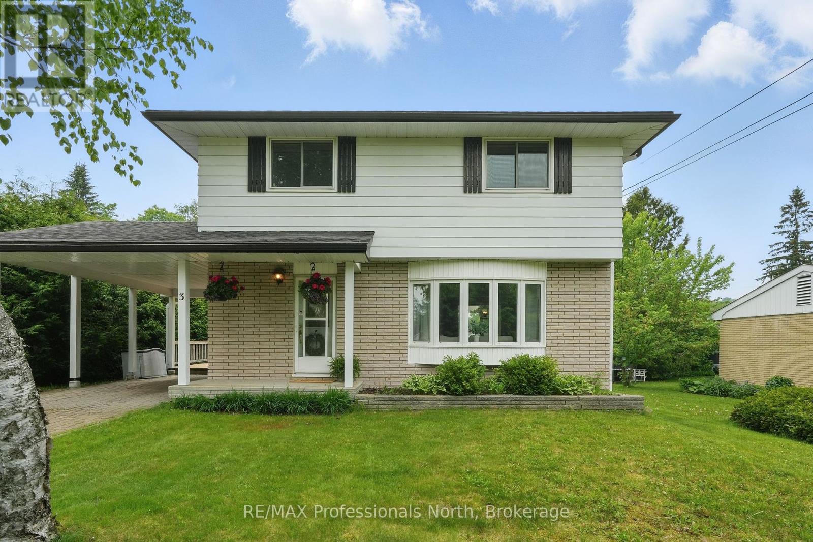 3 PLEASANT AVENUE, Huntsville, Ontario