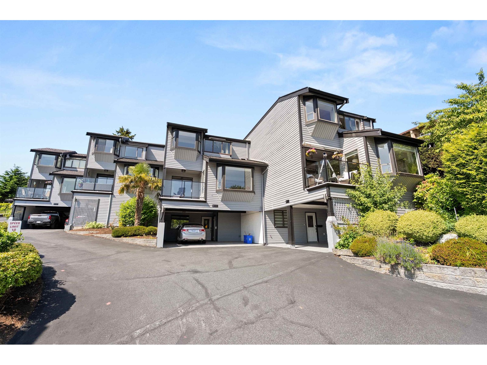 4 14985 VICTORIA AVENUE, White Rock, British Columbia