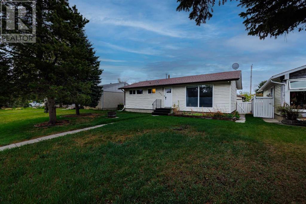 Property at 203 Foritana Road SE image 2