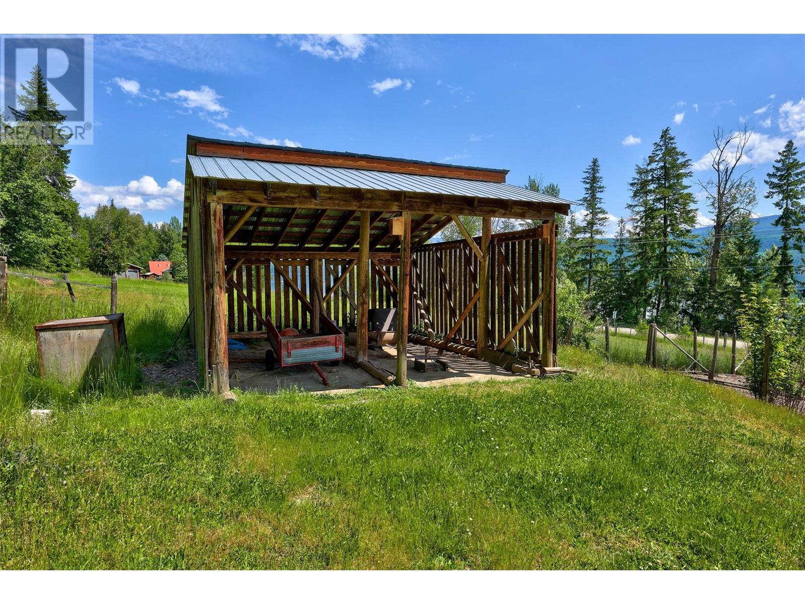 7483 Squilax-Anglemont Road, Anglemont, British Columbia  V0E 1M8 - Photo 33 - 10345542