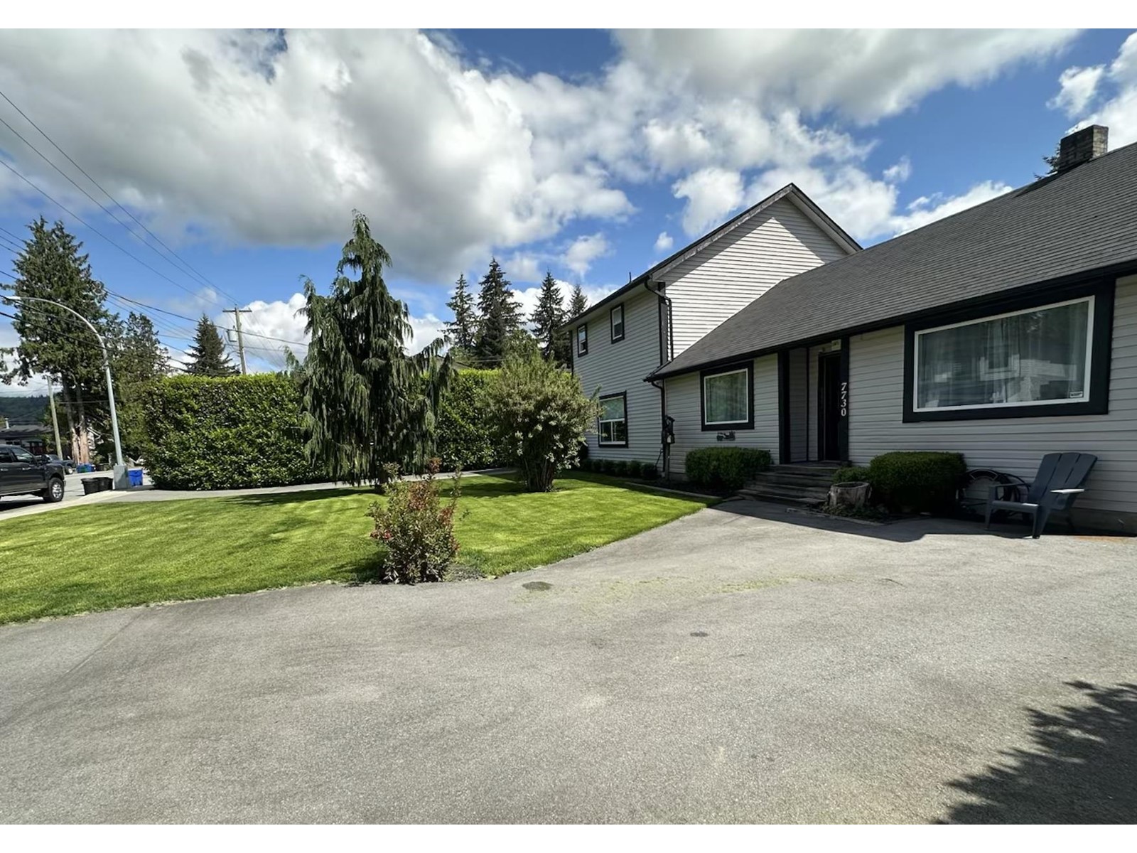 7730 Wren Street, Mission, British Columbia  V2V 3C4 - Photo 2 - R2968262