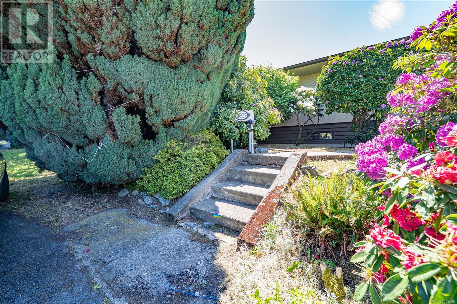 3917 Braefoot Pl, Saanich, British Columbia  V9B 2X8 - Photo 40 - 1002596