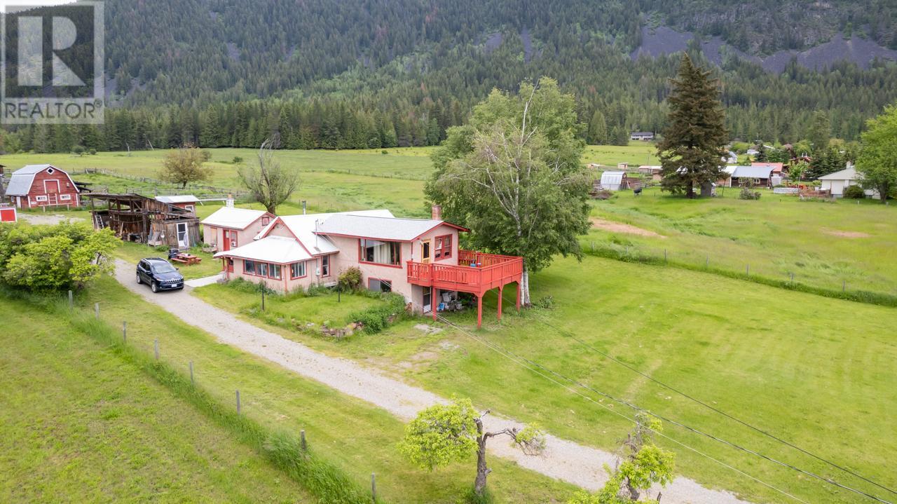 4512 48th Street, Canyon, British Columbia  V0B 1C1 - Photo 9 - 10343947