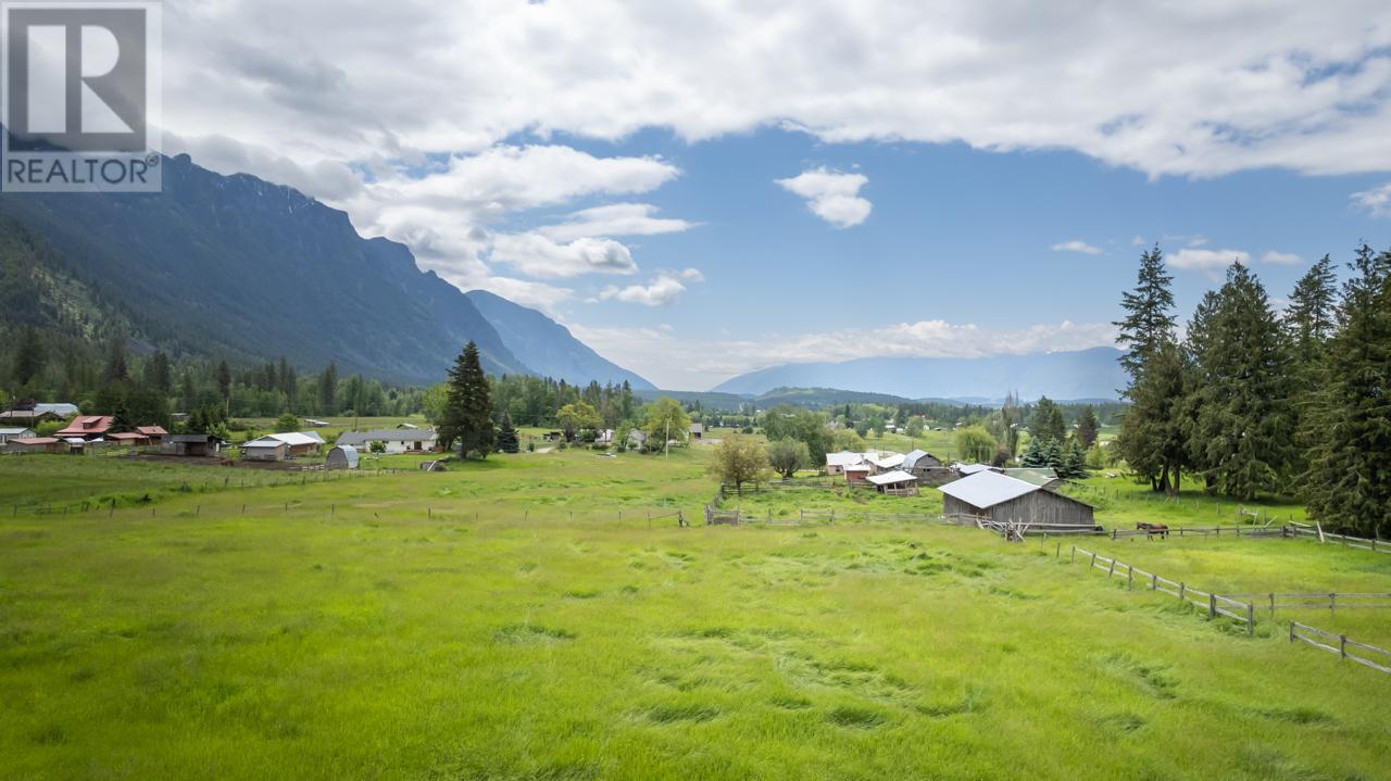 4512 48th Street, Canyon, British Columbia  V0B 1C1 - Photo 18 - 10343947
