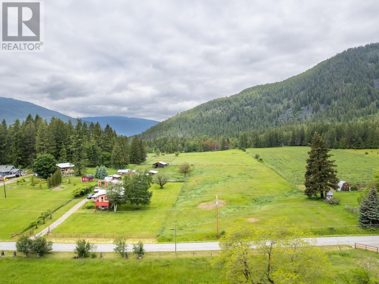 4512 48th Street, Canyon, British Columbia  V0B 1C1 - Photo 16 - 10343947