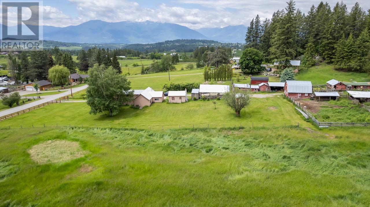 4512 48th Street, Canyon, British Columbia  V0B 1C1 - Photo 3 - 10343947