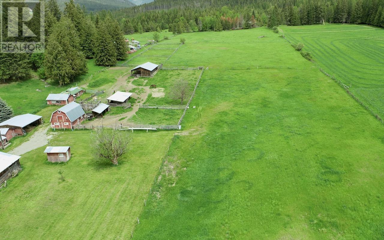 4512 48th Street, Canyon, British Columbia  V0B 1C1 - Photo 15 - 10343947