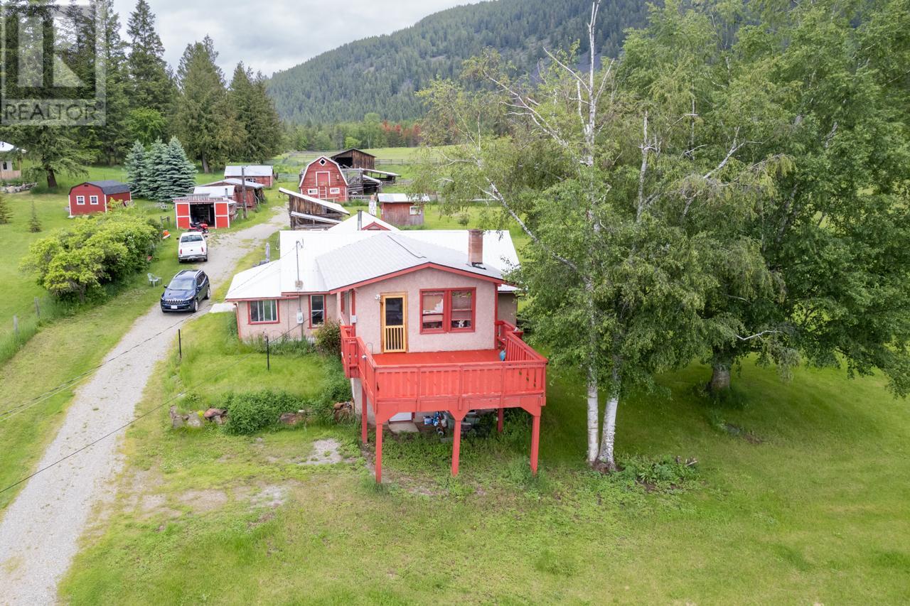 4512 48th Street, Canyon, British Columbia  V0B 1C1 - Photo 8 - 10343947