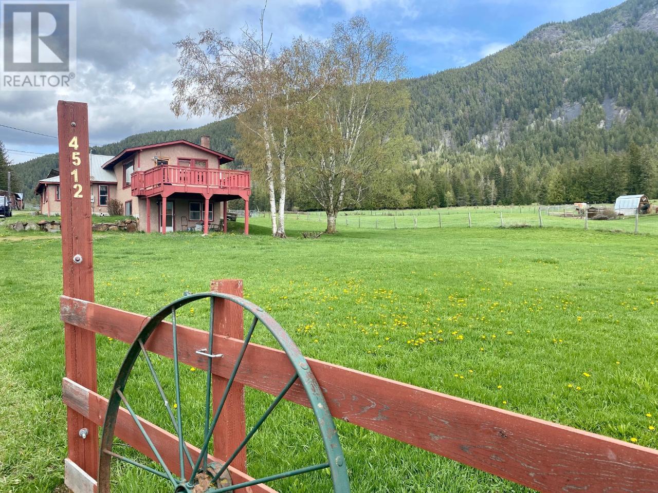 4512 48th Street, Canyon, British Columbia  V0B 1C1 - Photo 6 - 10343947