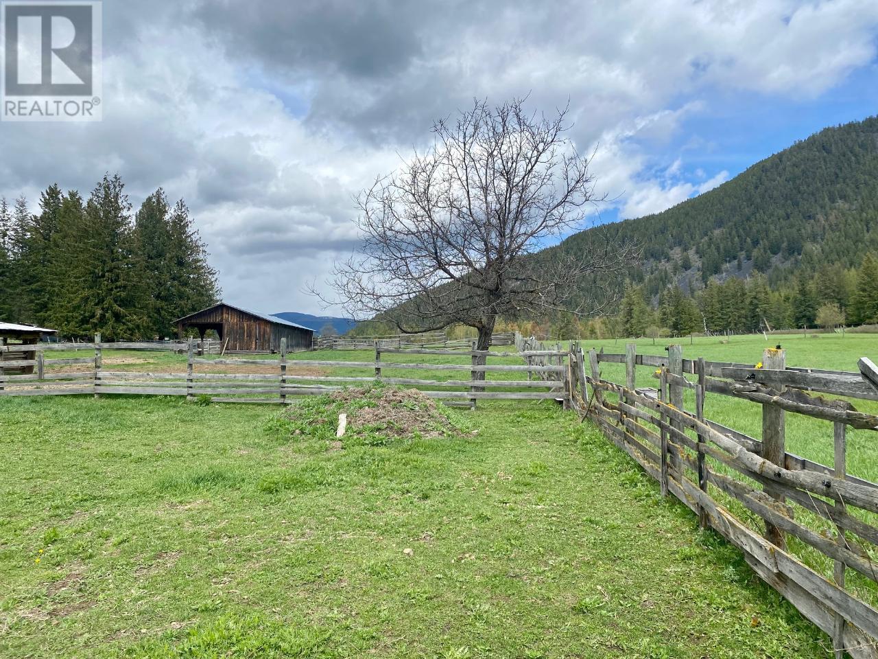 4512 48th Street, Canyon, British Columbia  V0B 1C1 - Photo 37 - 10343947