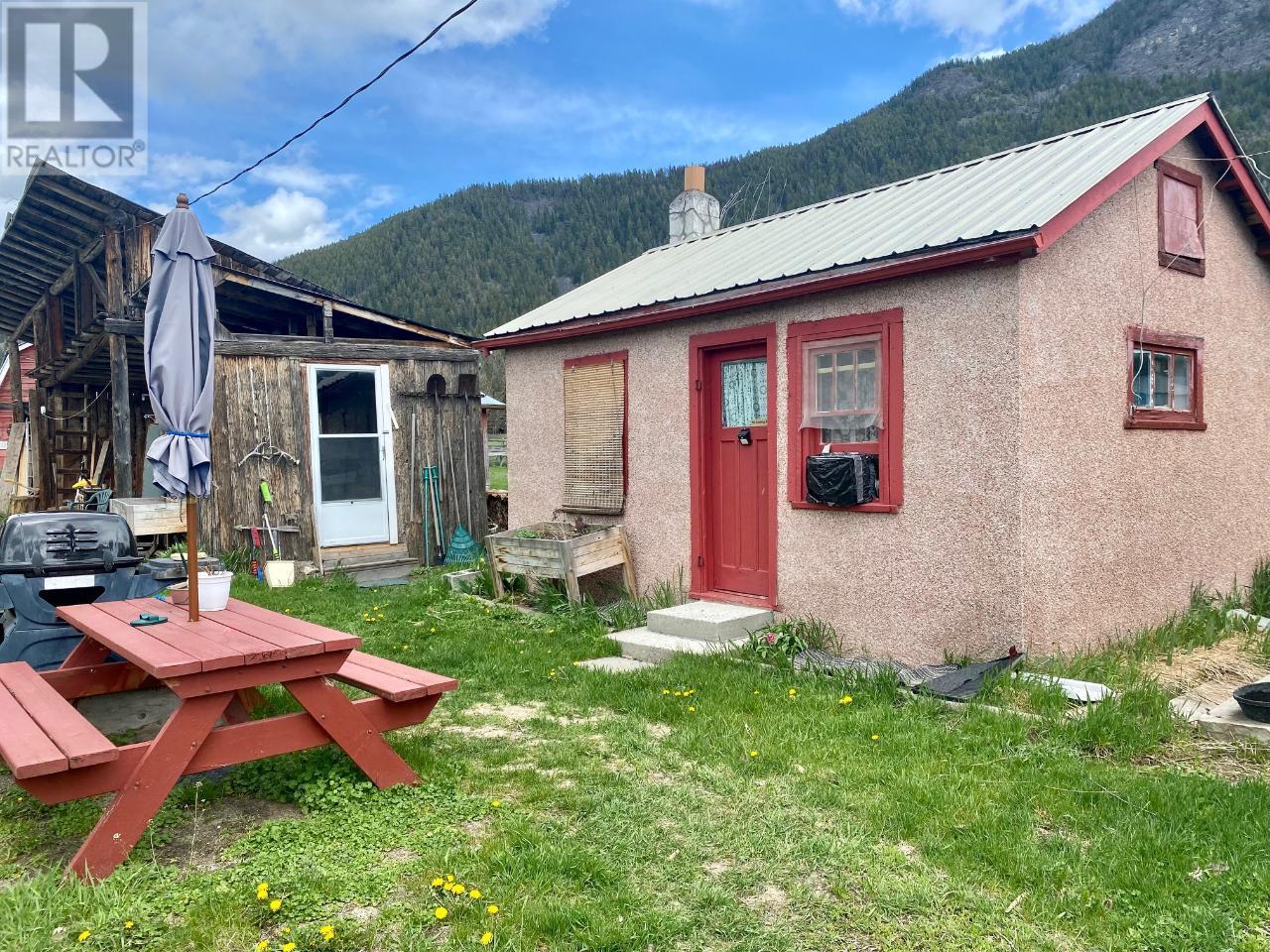 4512 48th Street, Canyon, British Columbia  V0B 1C1 - Photo 30 - 10343947