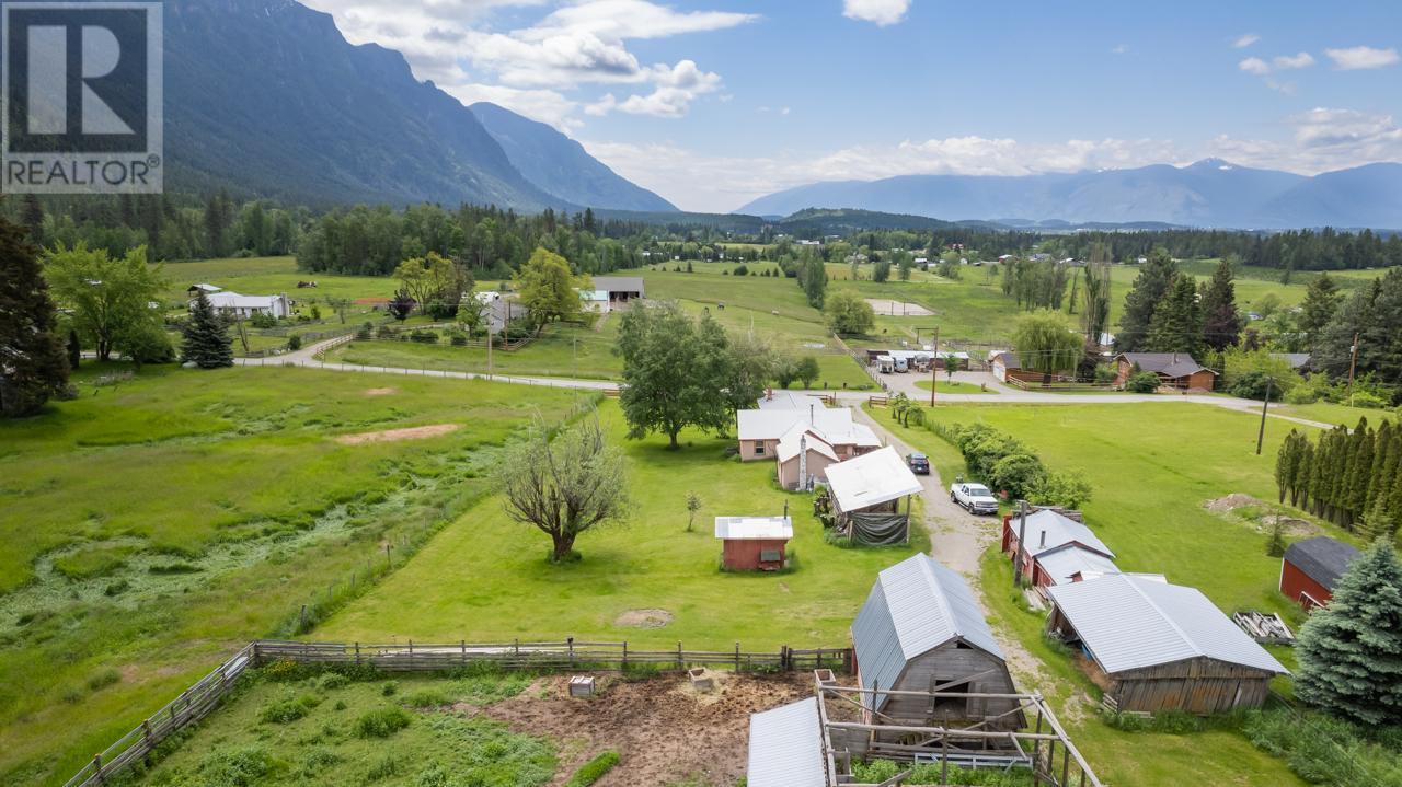 4512 48th Street, Canyon, British Columbia  V0B 1C1 - Photo 46 - 10343947
