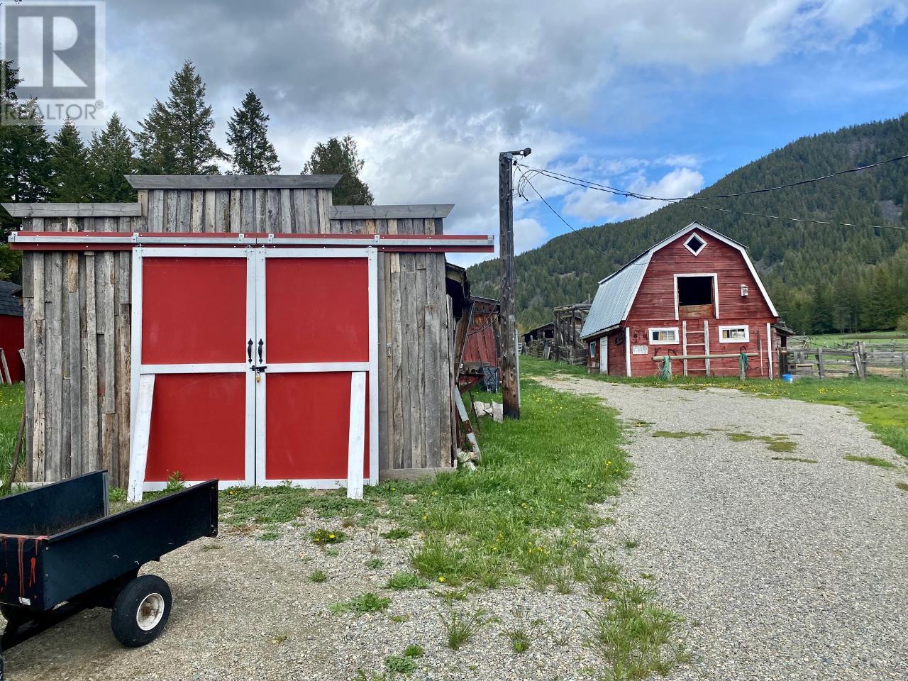 4512 48th Street, Canyon, British Columbia  V0B 1C1 - Photo 32 - 10343947