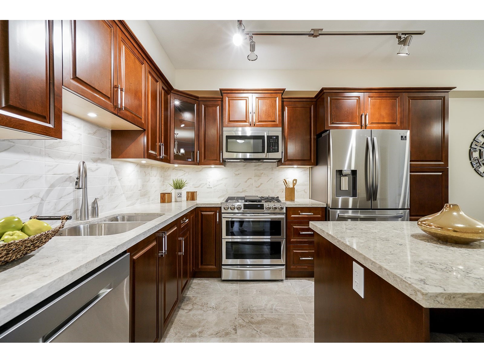 409 14588 Mcdougall Drive, Surrey, British Columbia  V4P 0H1 - Photo 23 - R3010790