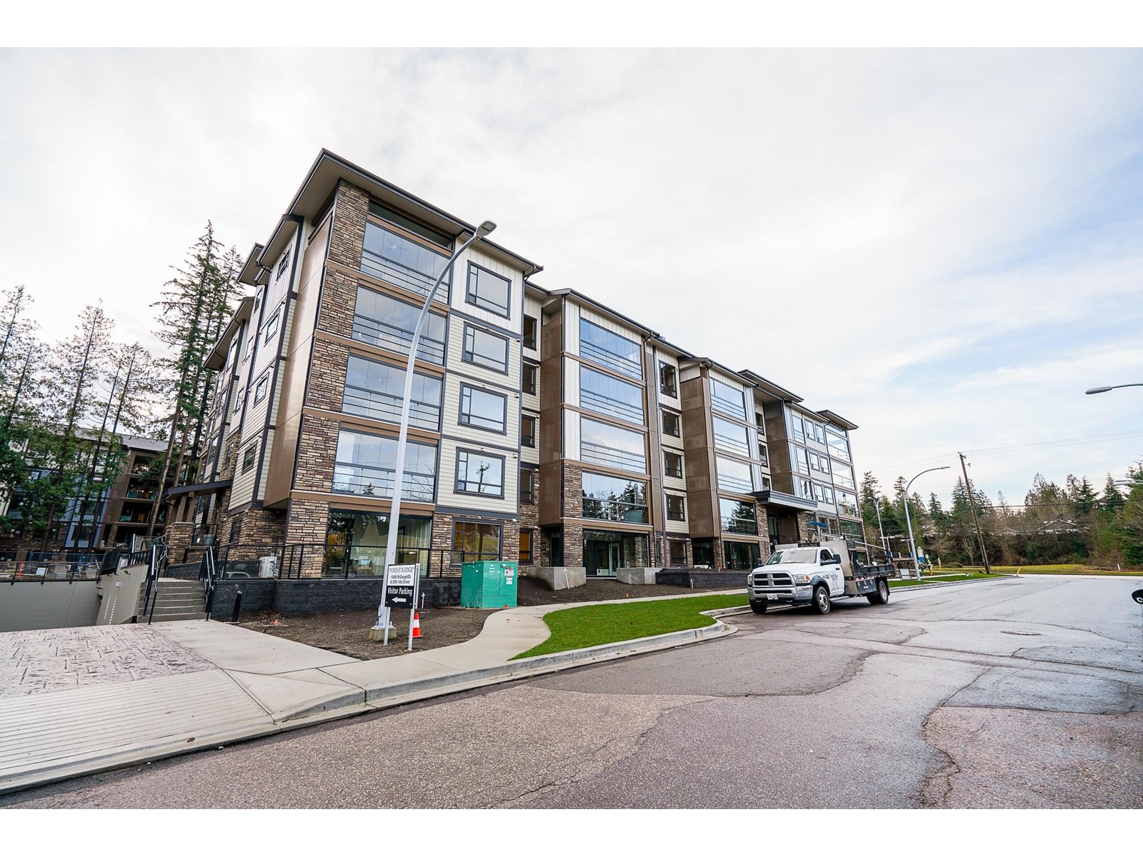 409 14588 Mcdougall Drive, Surrey, British Columbia  V4P 0H1 - Photo 3 - R3010790