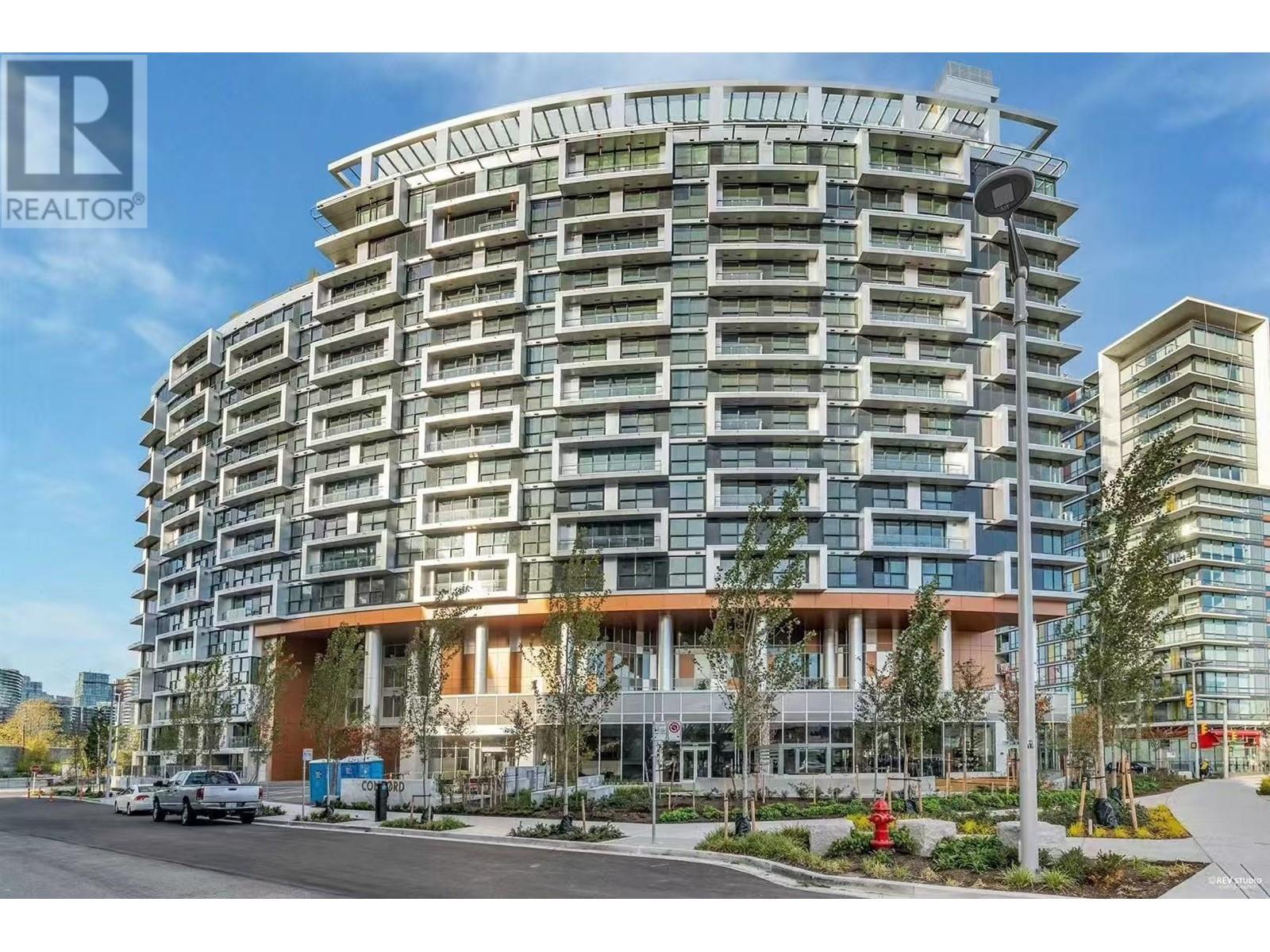 816 1768 COOK STREET, Vancouver, British Columbia