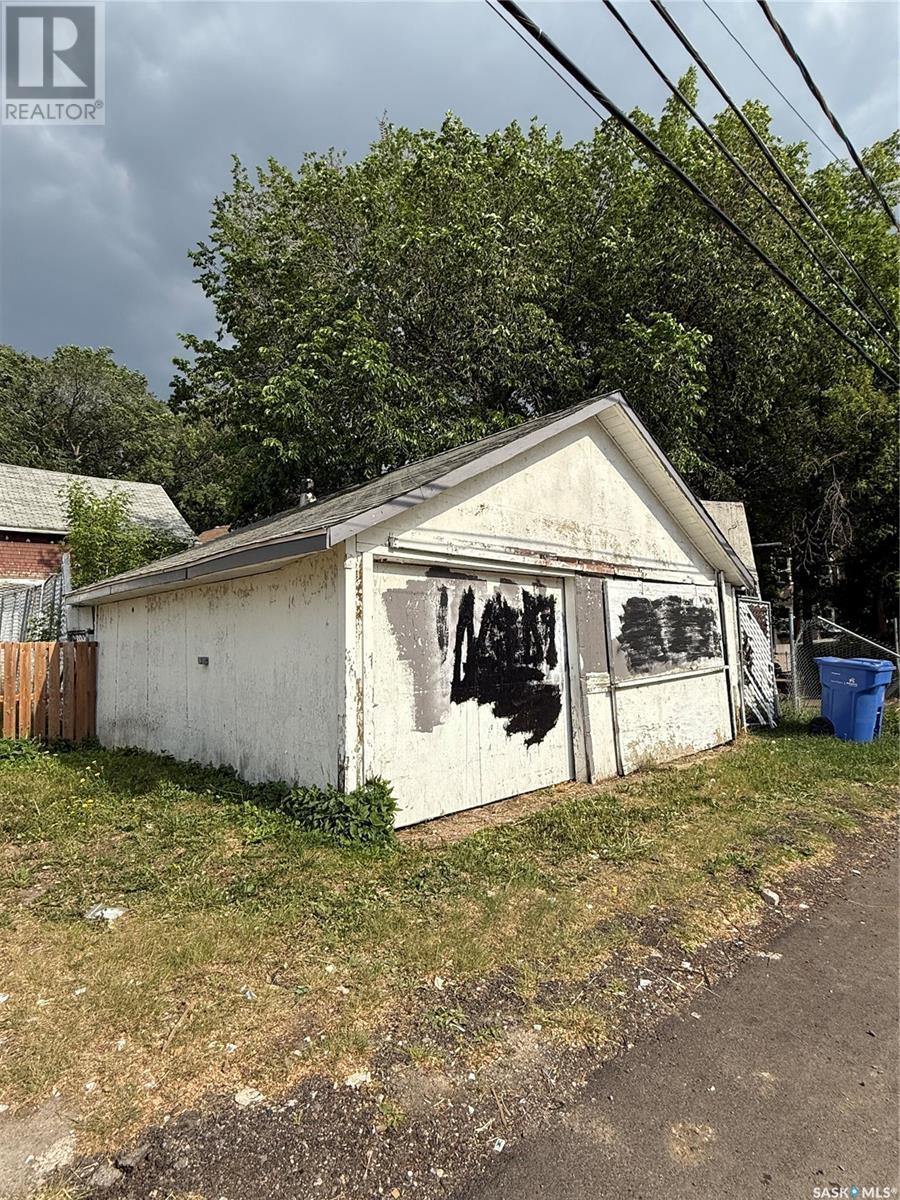 1834 Ottawa Street, Regina, Saskatchewan  S4P 1P4 - Photo 2 - SK008326