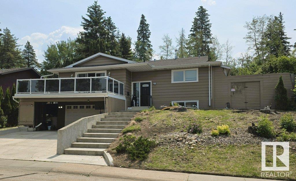Property at 37 MANCHESTER DR image 2