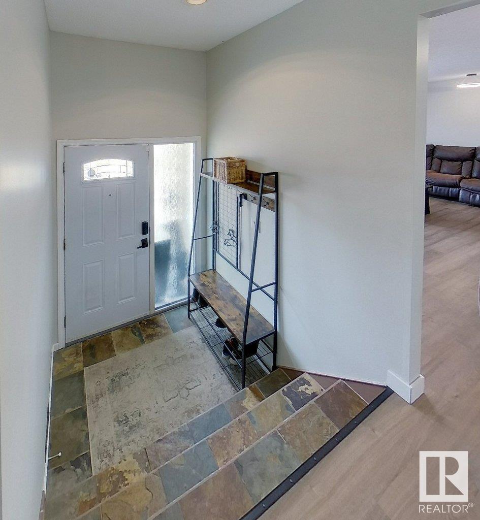Property at 37 MANCHESTER DR image 4