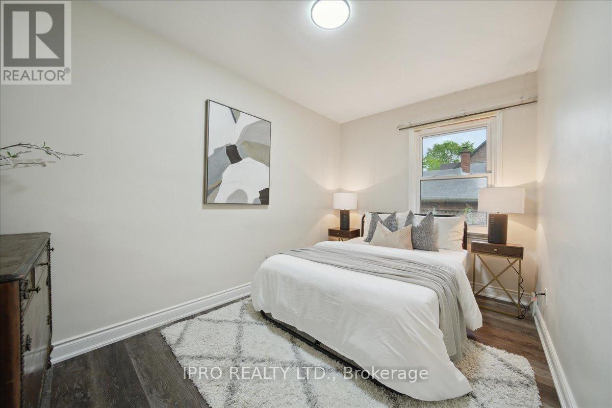 34 Appledale Road, Toronto, Ontario  M9B 5G4 - Photo 14 - W12203992