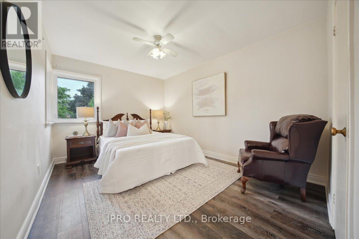 34 Appledale Road, Toronto, Ontario  M9B 5G4 - Photo 15 - W12203992