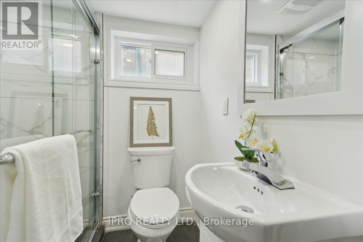 34 Appledale Road, Toronto, Ontario  M9B 5G4 - Photo 22 - W12203992