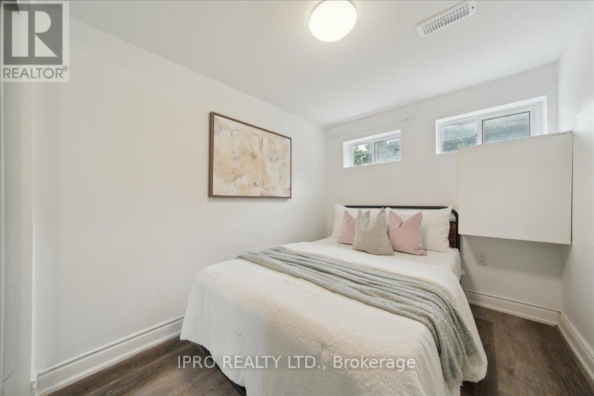 34 Appledale Road, Toronto, Ontario  M9B 5G4 - Photo 26 - W12203992