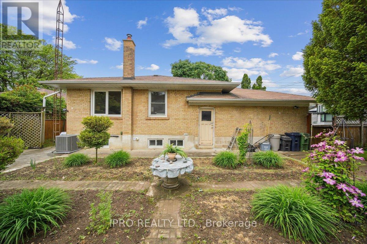 34 Appledale Road, Toronto, Ontario  M9B 5G4 - Photo 29 - W12203992