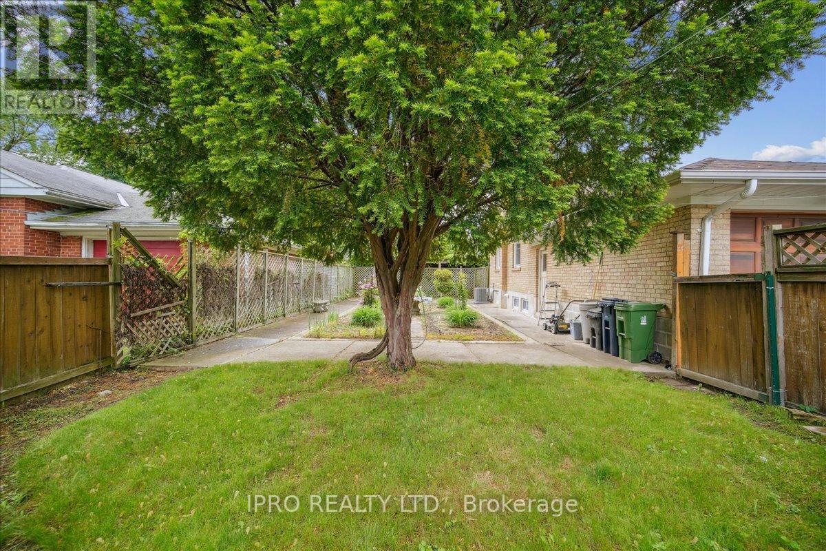 34 Appledale Road, Toronto, Ontario  M9B 5G4 - Photo 30 - W12203992