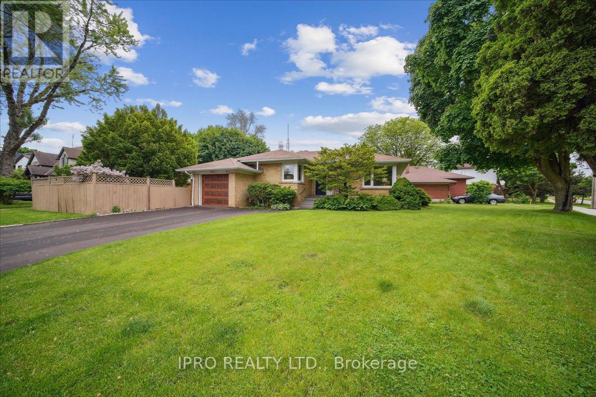 34 Appledale Road, Toronto, Ontario  M9B 5G4 - Photo 4 - W12203992