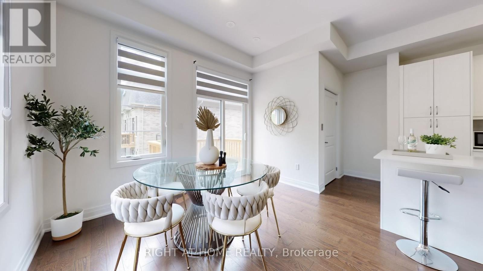 197 Wyndham Street, Mississauga, Ontario  L5M 2S5 - Photo 11 - W12203995