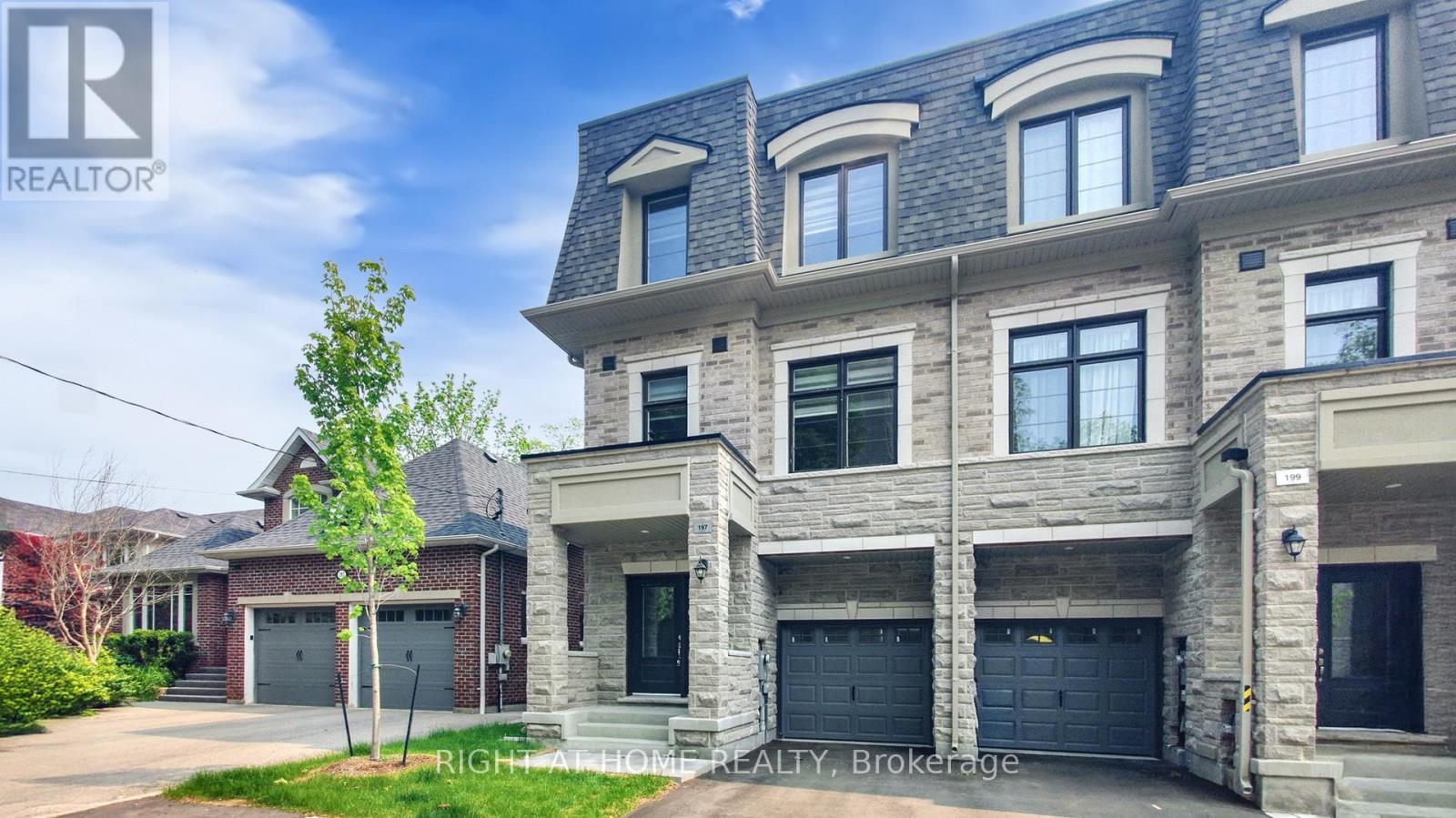 197 Wyndham Street, Mississauga, Ontario  L5M 2S5 - Photo 2 - W12203995