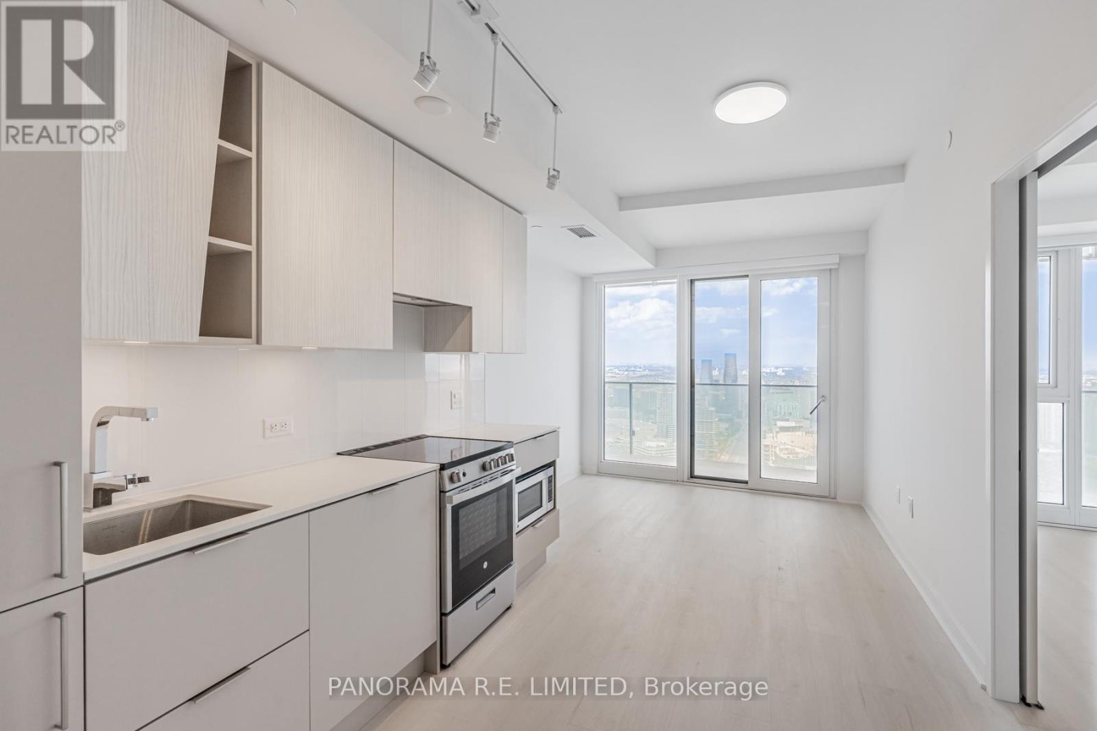 3112 - 3900 Confederation Parkway, Mississauga, Ontario  L5B 0M3 - Photo 1 - W12204006
