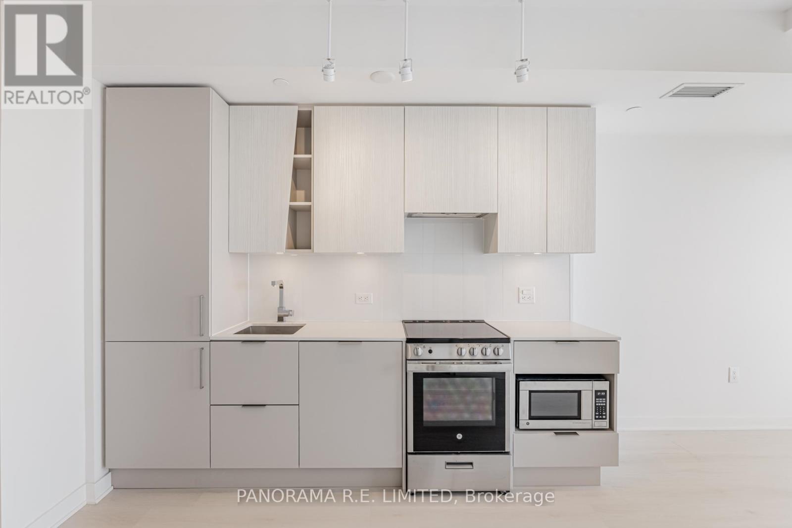 3112 - 3900 Confederation Parkway, Mississauga, Ontario  L5B 0M3 - Photo 6 - W12204006