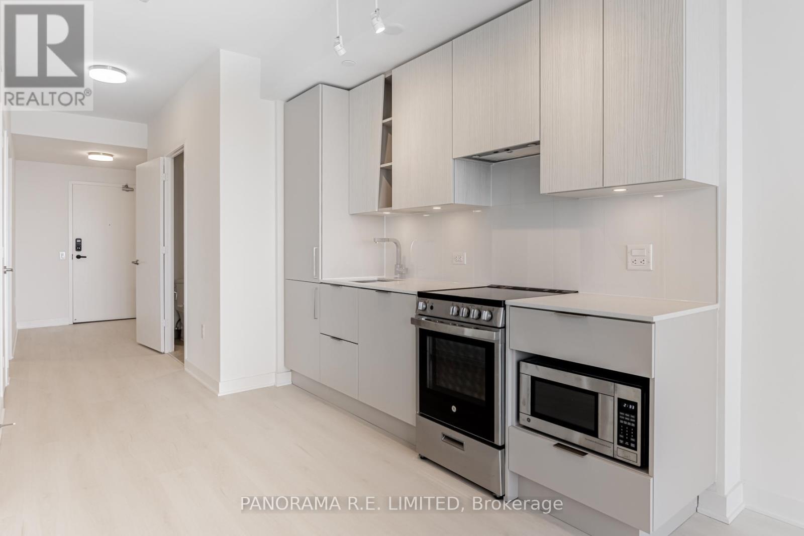 3112 - 3900 Confederation Parkway, Mississauga, Ontario  L5B 0M3 - Photo 7 - W12204006
