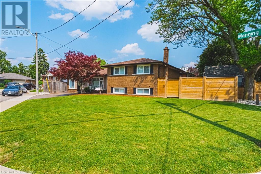 4 Manning Court, Hamilton, Ontario  L9A 3E5 - Photo 1 - 40738432