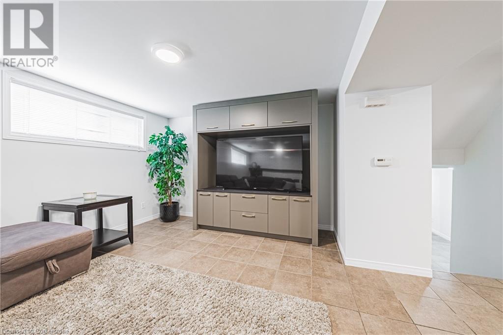 4 Manning Court, Hamilton, Ontario  L9A 3E5 - Photo 32 - 40738432