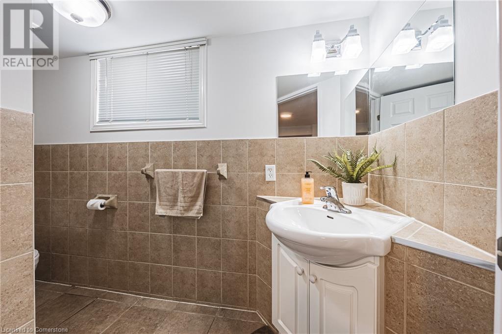 4 Manning Court, Hamilton, Ontario  L9A 3E5 - Photo 34 - 40738432