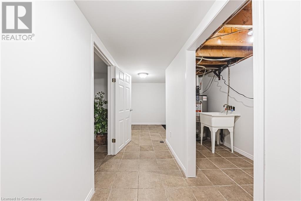 4 Manning Court, Hamilton, Ontario  L9A 3E5 - Photo 36 - 40738432
