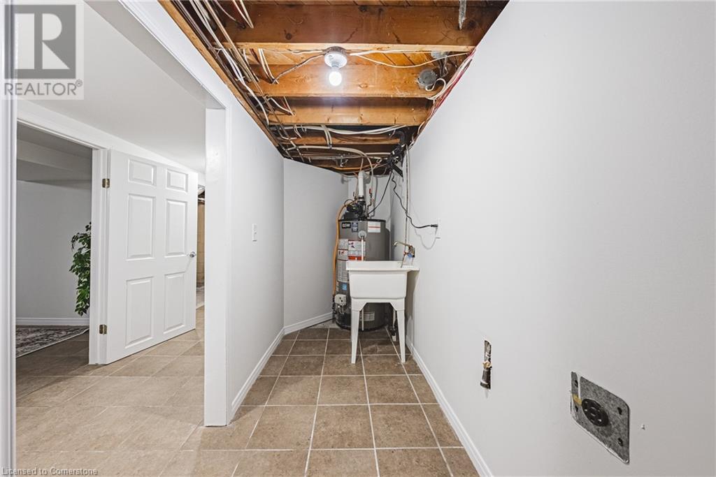 4 Manning Court, Hamilton, Ontario  L9A 3E5 - Photo 38 - 40738432