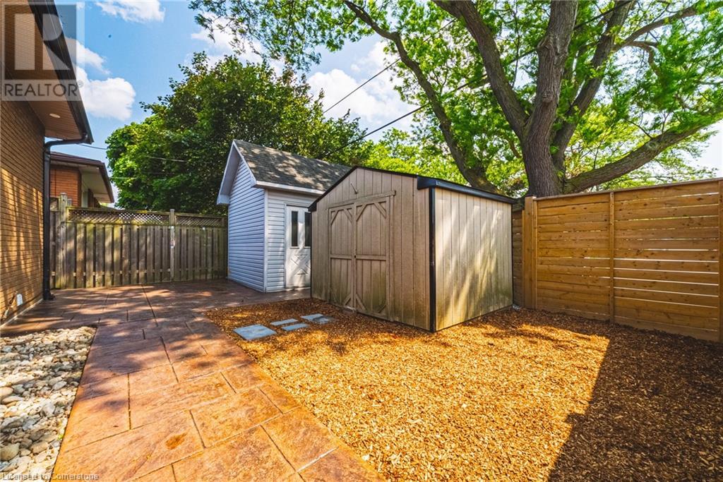 4 Manning Court, Hamilton, Ontario  L9A 3E5 - Photo 49 - 40738432