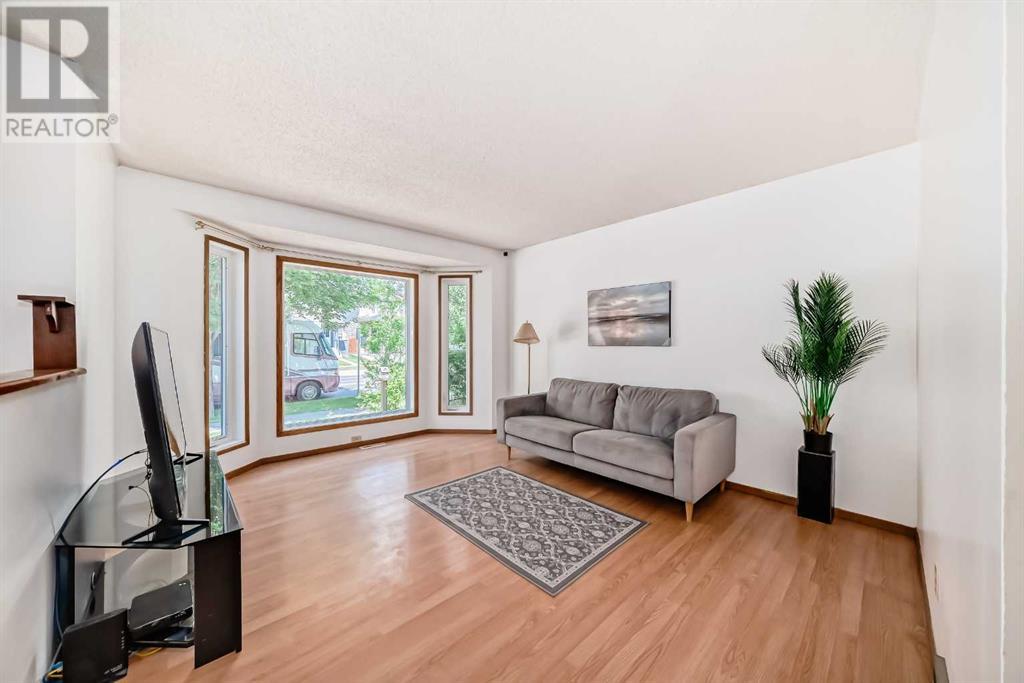 101 Taradale Drive Ne, Calgary, Alberta  T3J 3E4 - Photo 5 - A2211109