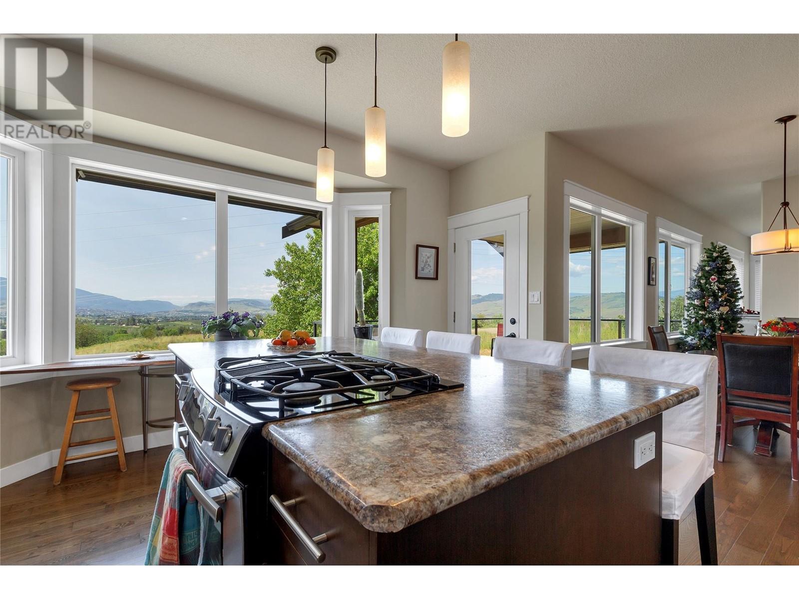 6518 Blackcomb Way, Vernon, British Columbia  V1B 4E1 - Photo 15 - 10351092