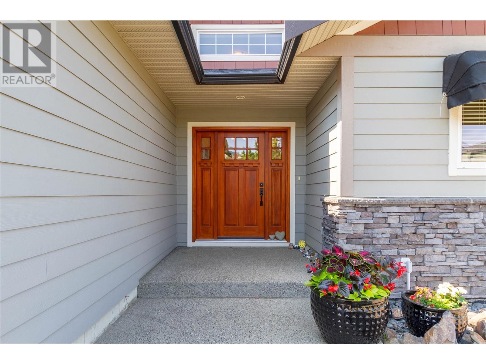 6518 Blackcomb Way, Vernon, British Columbia  V1B 4E1 - Photo 5 - 10351092