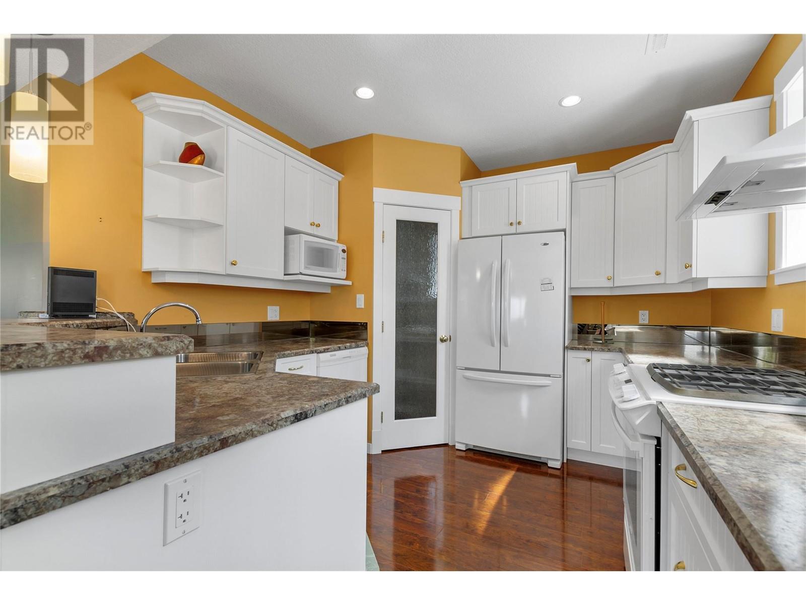 6518 Blackcomb Way, Vernon, British Columbia  V1B 4E1 - Photo 27 - 10351092