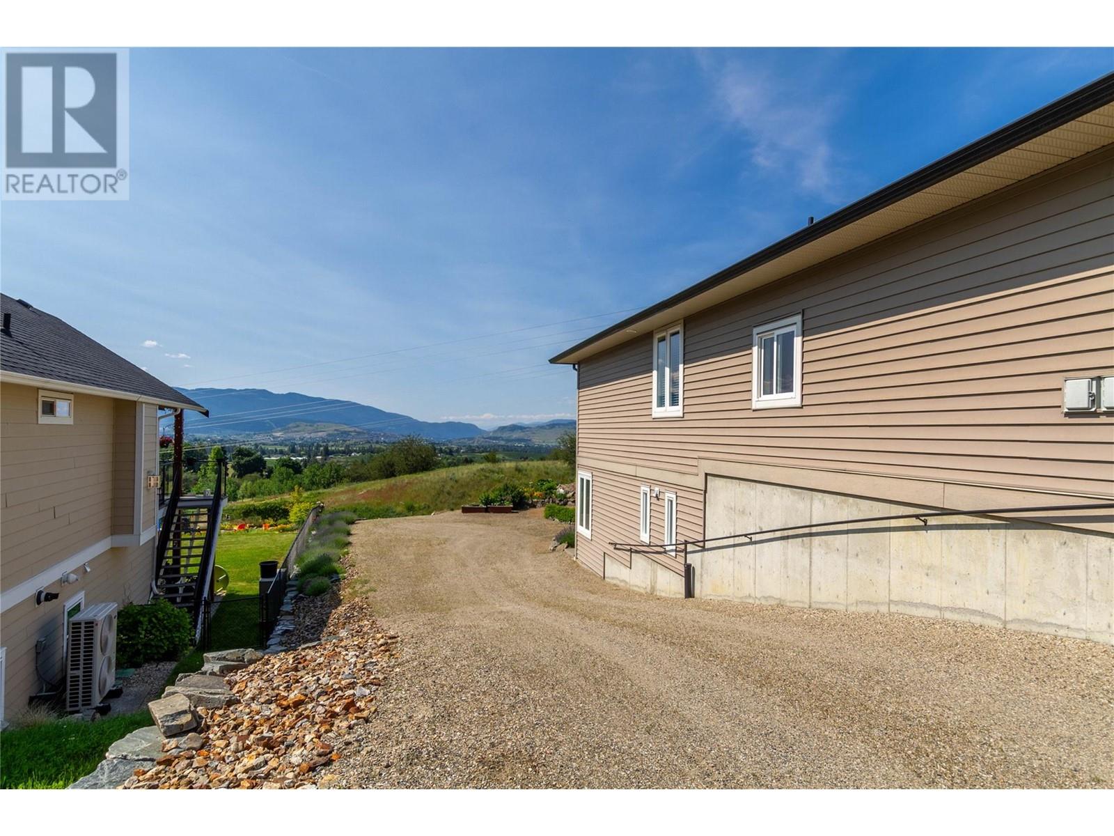 6518 Blackcomb Way, Vernon, British Columbia  V1B 4E1 - Photo 58 - 10351092