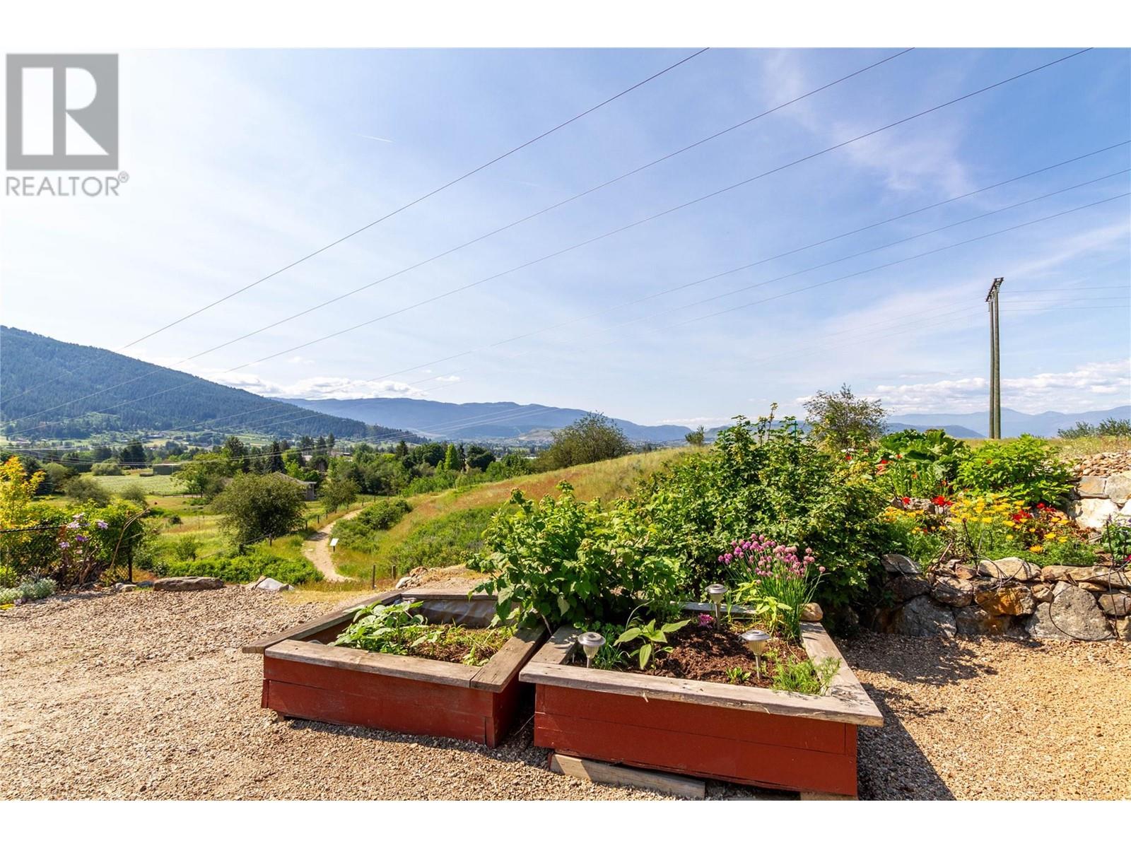 6518 Blackcomb Way, Vernon, British Columbia  V1B 4E1 - Photo 63 - 10351092