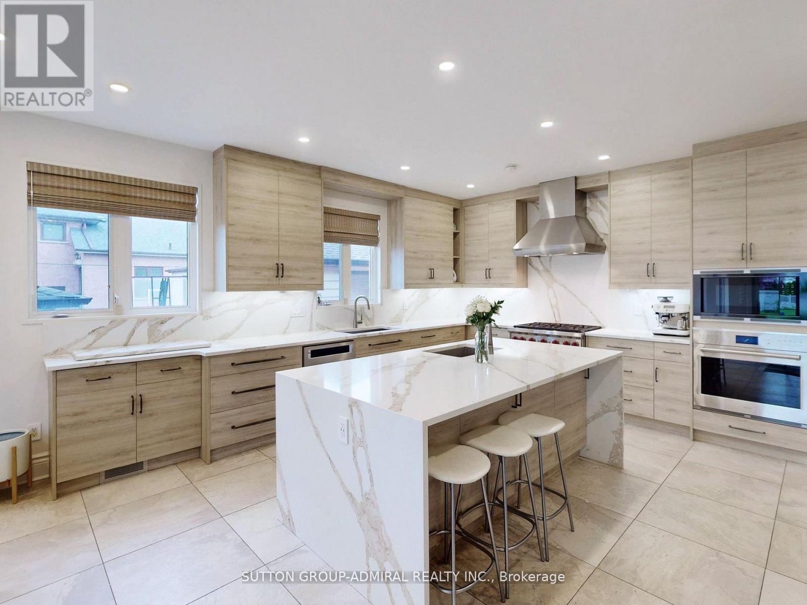 12 Harlock Boulevard, Toronto, Ontario  M3H 3L5 - Photo 8 - C12199906